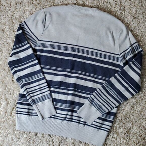 EXPRESS Sweater   - Picture 3 of 5